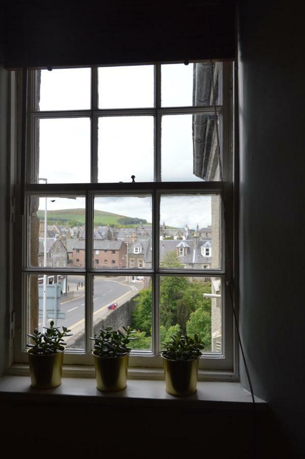 John Buchan House, 피블스 외부 사진